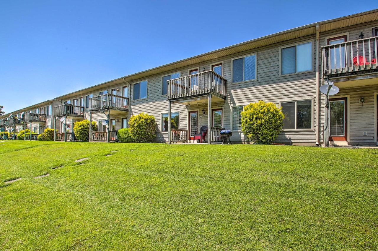 On Hamilton With Shared Dock! Apartment Hot Springs