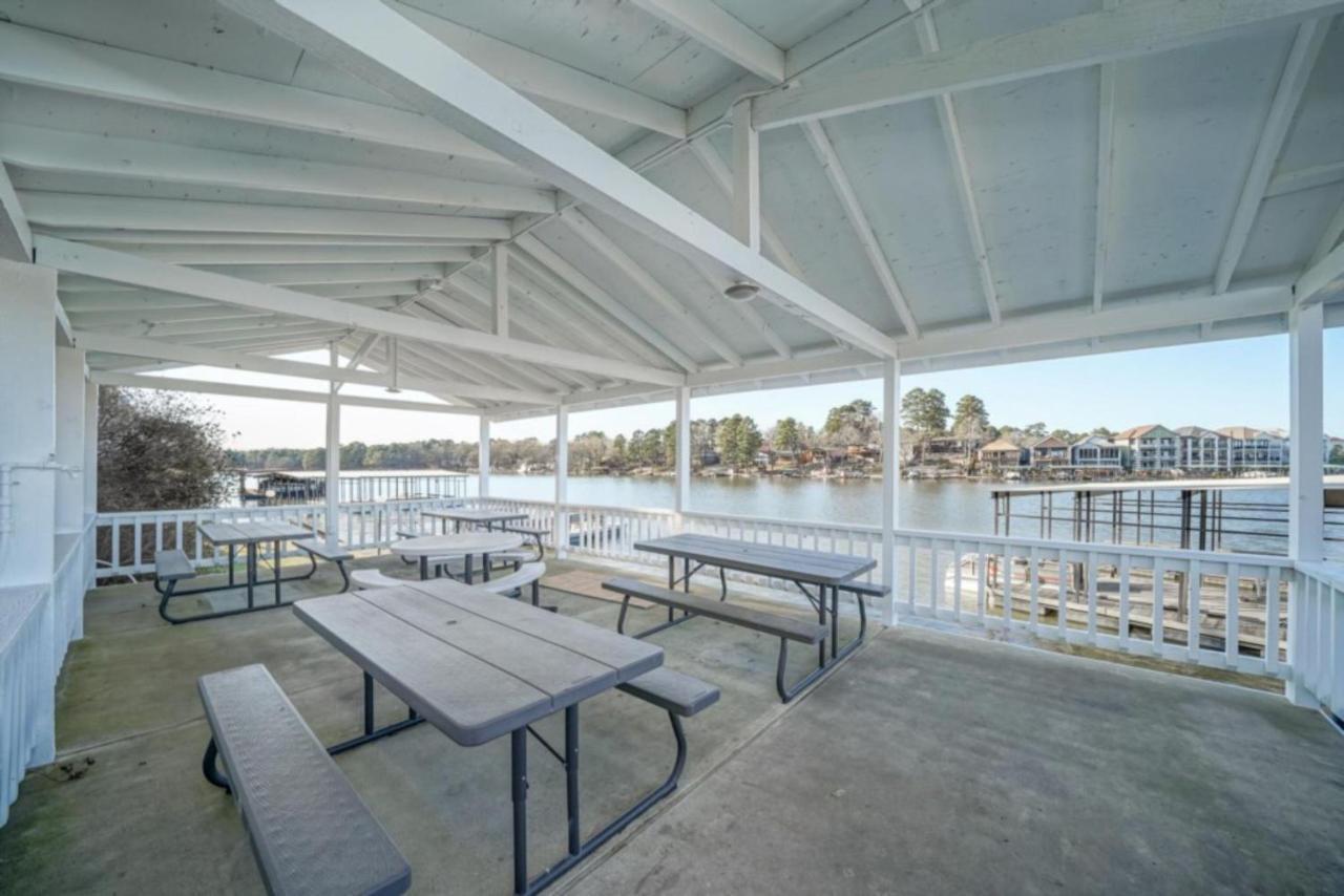 Apartment The Hamilton - Lakefront & Suites,