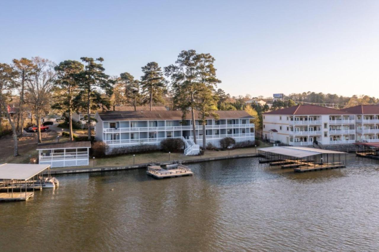 The Hamilton - Lakefront & Suites, * Hot Springs
