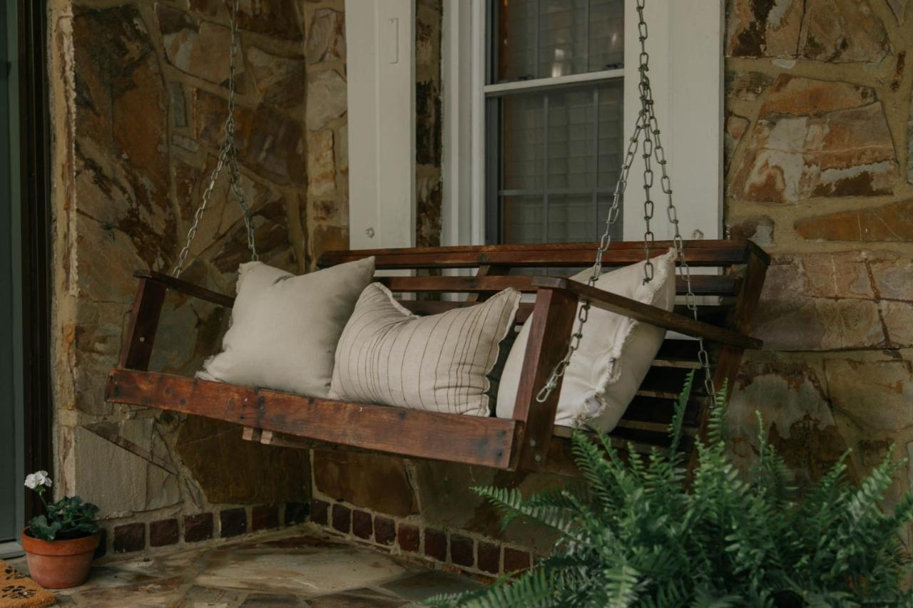 The Woodlawn Tudor Holiday home Hot Springs