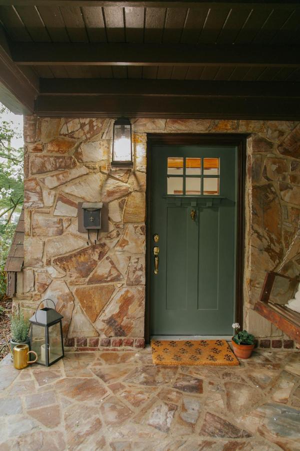 The Woodlawn Tudor Holiday home Hot Springs