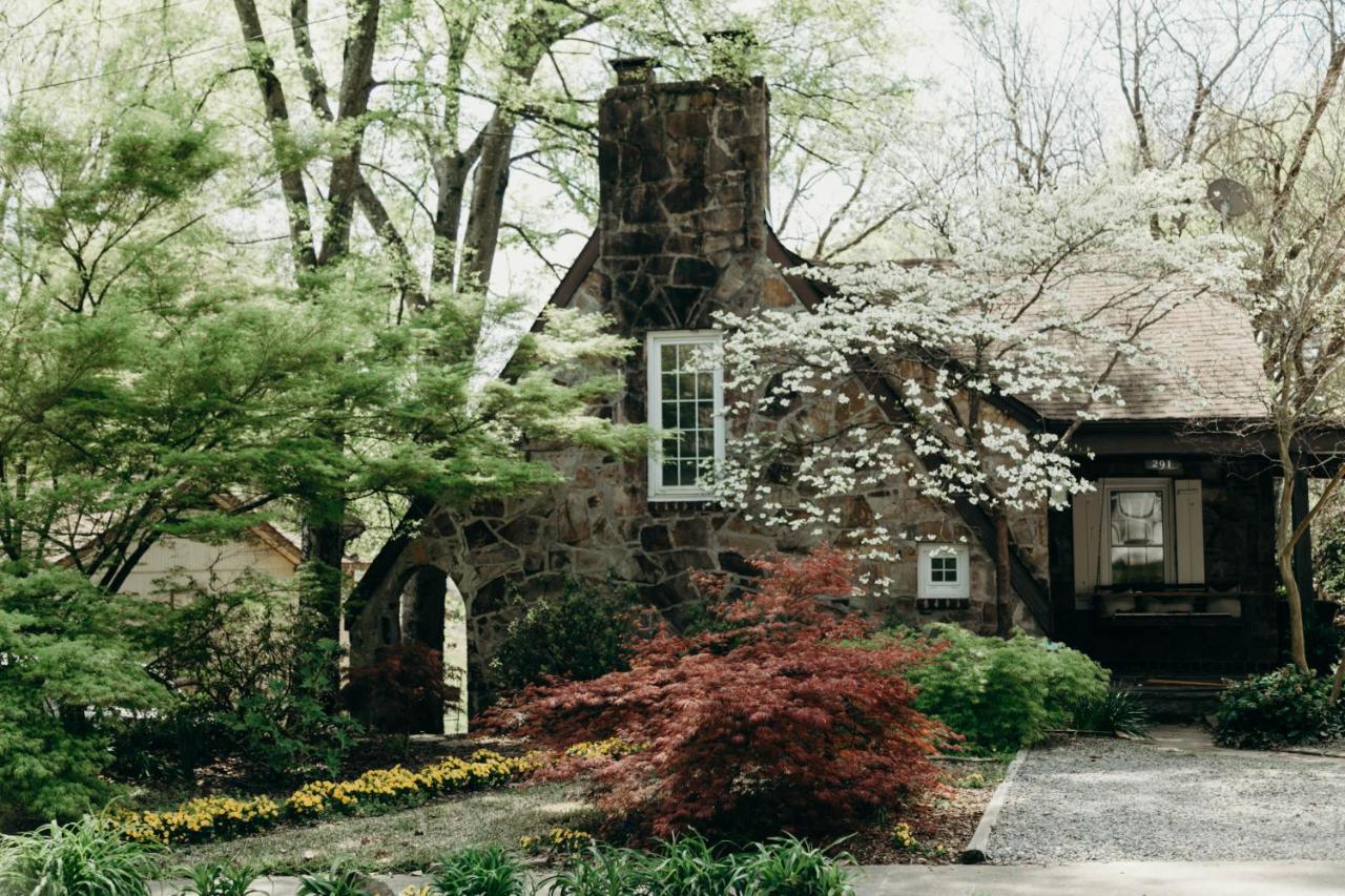 The Woodlawn Tudor * Hot Springs
