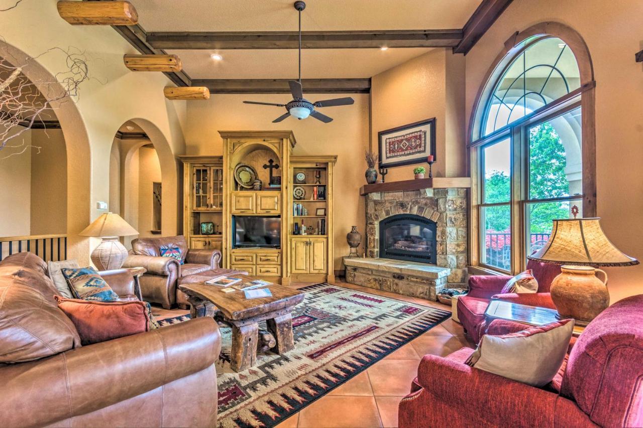 Holiday home Luxurious Abode With Private Dock!