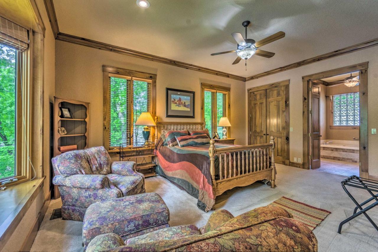 Luxurious Abode With Private Dock! * Hot Springs
