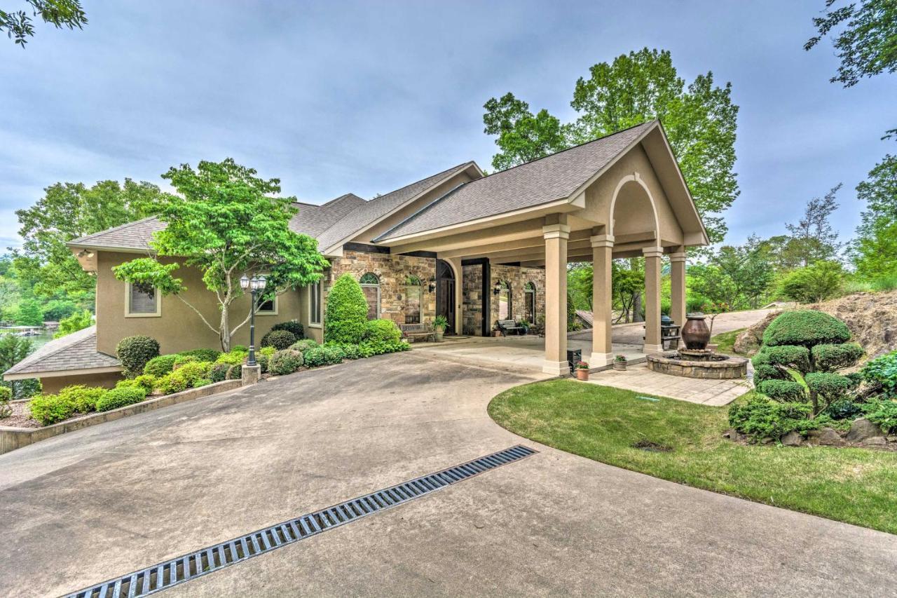 Holiday home Luxurious Abode With Private Dock! *