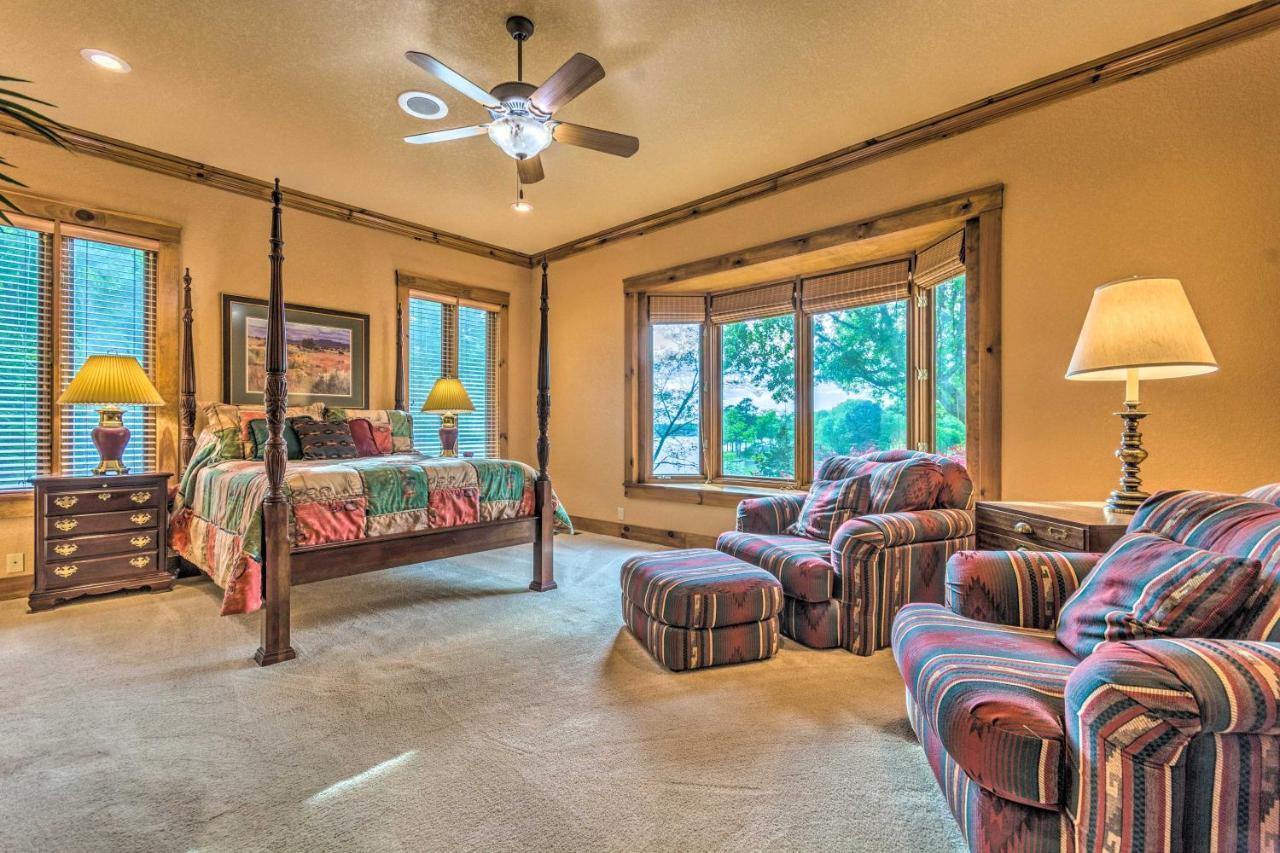 Luxurious Abode With Private Dock! * Hot Springs
