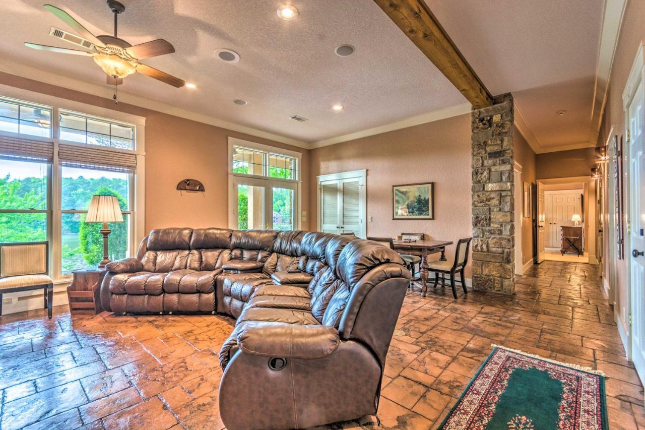 Luxurious Abode With Private Dock!