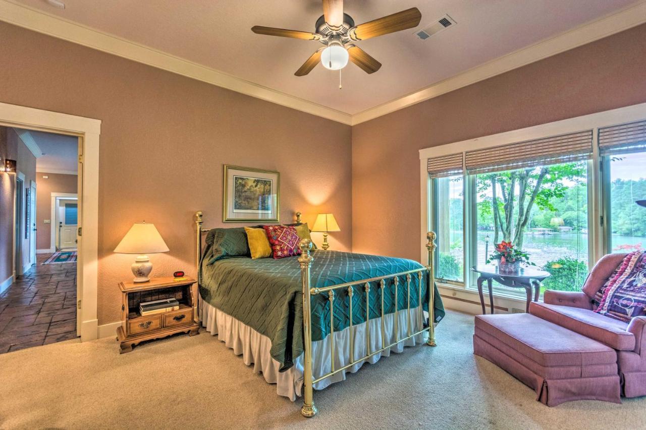 Holiday home Luxurious Abode With Private Dock! Hot Springs