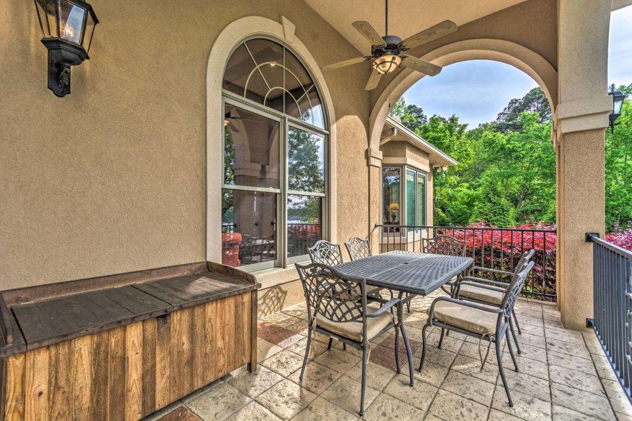 Luxurious Abode With Private Dock!