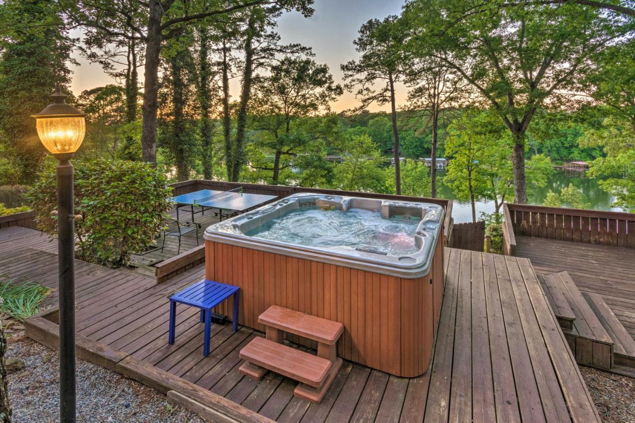 Luxe Lakehouse Dock, Hot Tub And Kayaks Casa de férias *