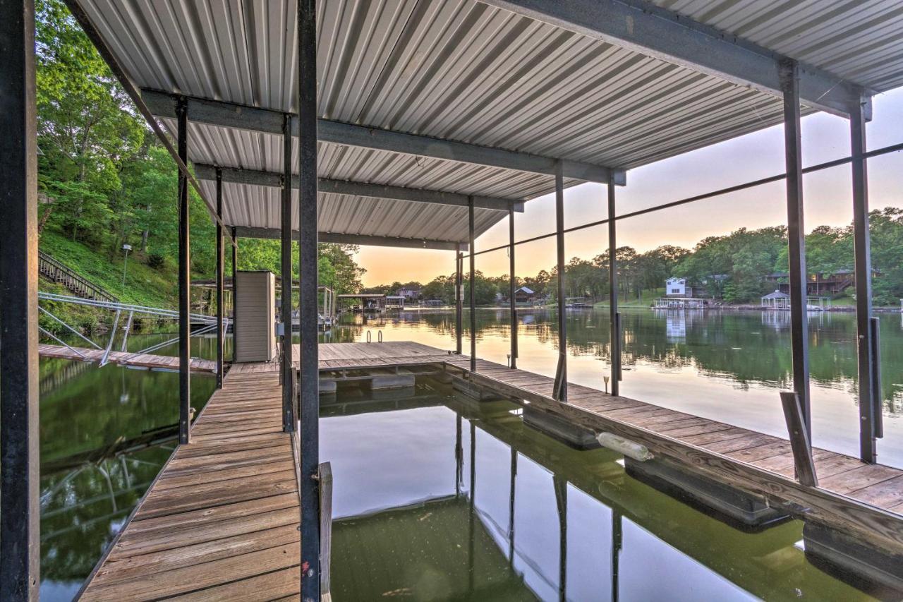 Luxe Lakehouse Dock, Hot Tub And Kayaks Casa de férias *