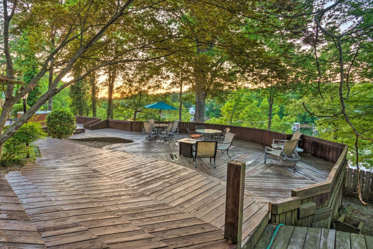 Luxe Lakehouse Dock, Hot Tub And Kayaks Casa de férias *