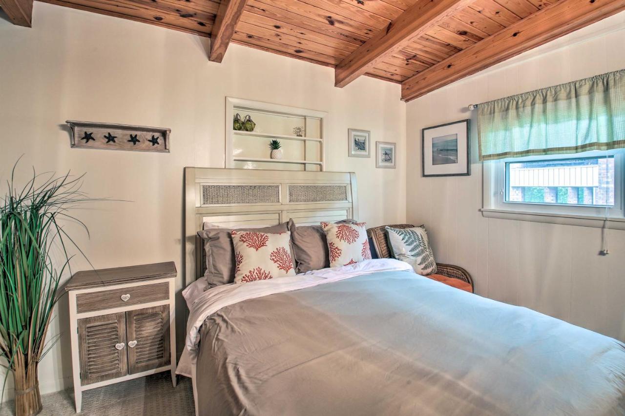 Lakefront With Dock 10 Mi To Ave! Holiday home *