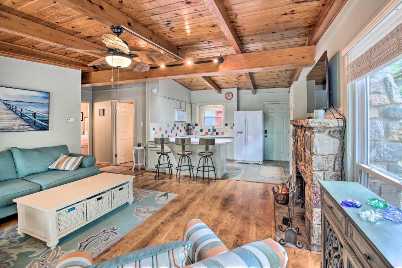Lakefront With Dock 10 Mi To Ave! Holiday home Hot Springs