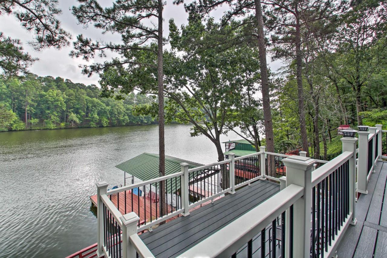Holiday home Lakefront With Dock 10 Mi To Ave!