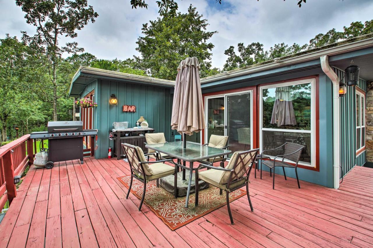 Lakefront With Dock 10 Mi To Ave! Holiday home