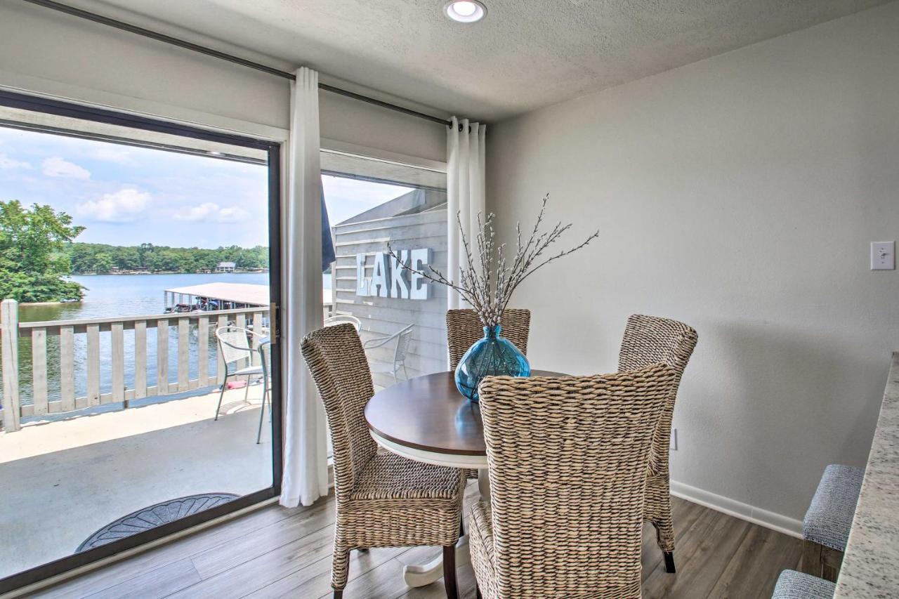 Getaway With Balcony And Access! * Hot Springs