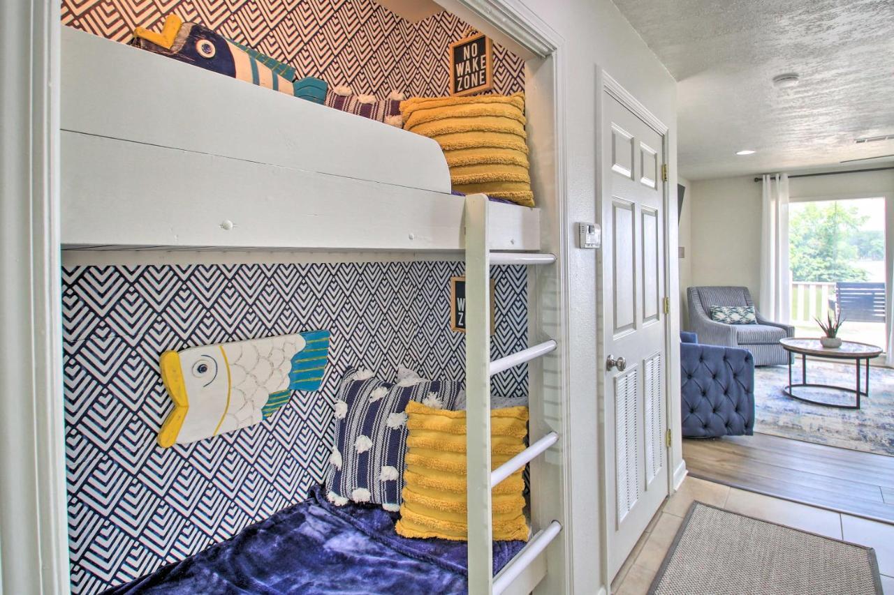 Getaway With Balcony And Access! Hot Springs