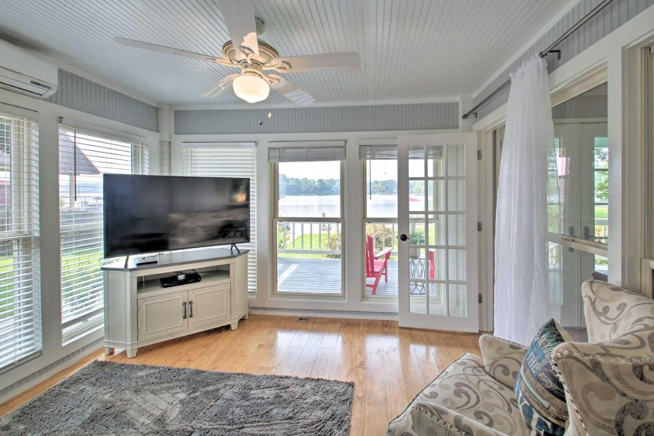 Hideaway On With Kayaks And Dock!