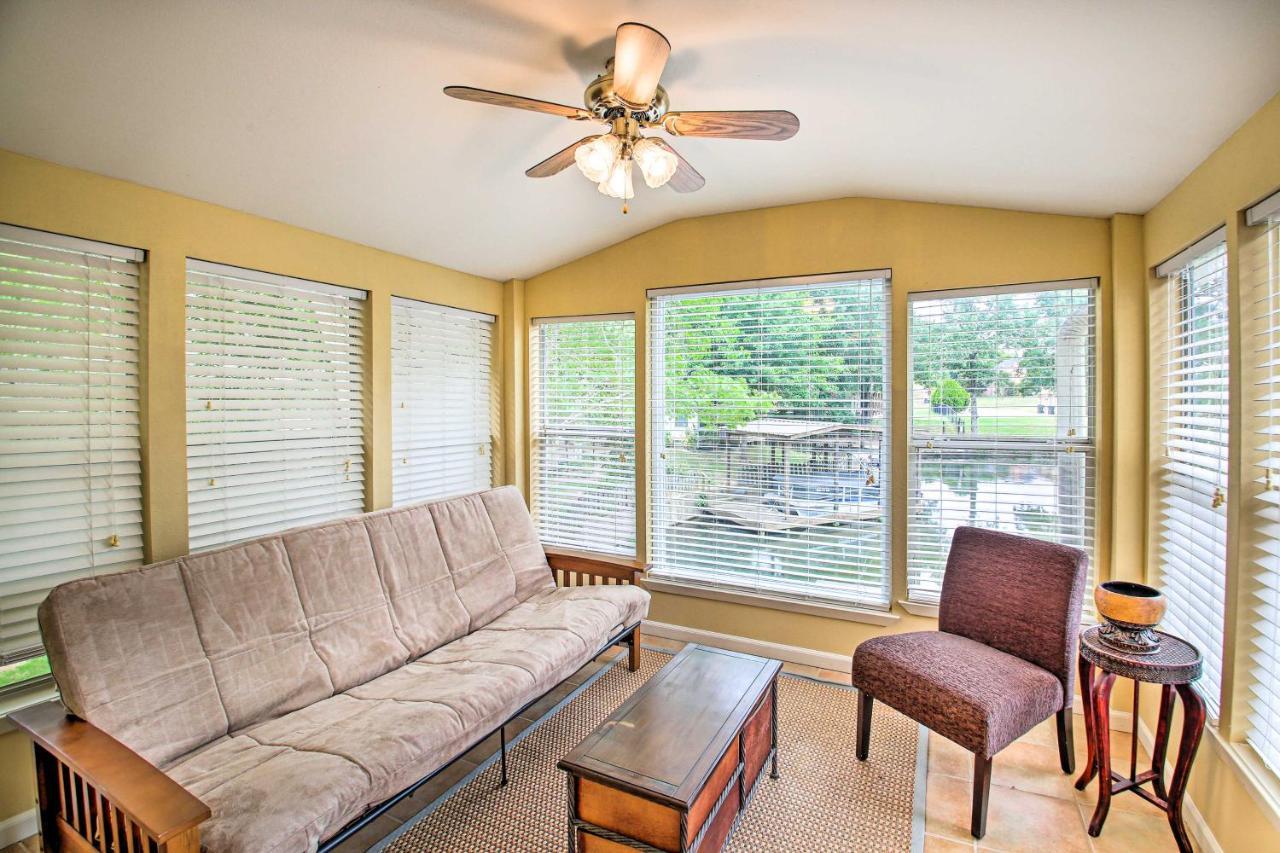 Holiday home Lakefront With 2-tier Deck And Boat Parking! *