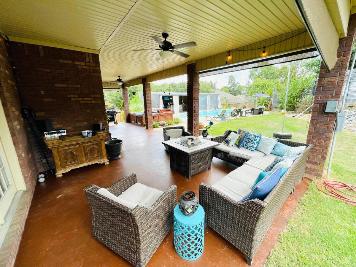 Hamilton Pool House With Cabana And New Hot Tub! Holiday home Hot Springs