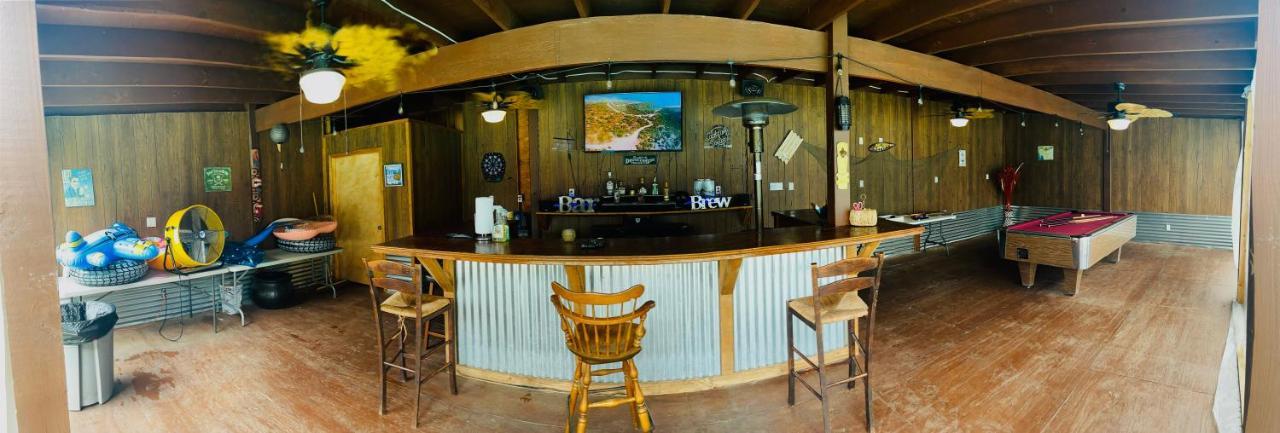 Holiday home Hamilton Pool House With Cabana And New Hot Tub!