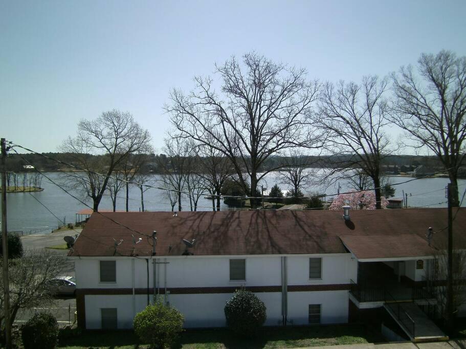 Apartment Lakefront 7 Min To Oaklawn & 10 Min To Downtown Str License #a22-0004