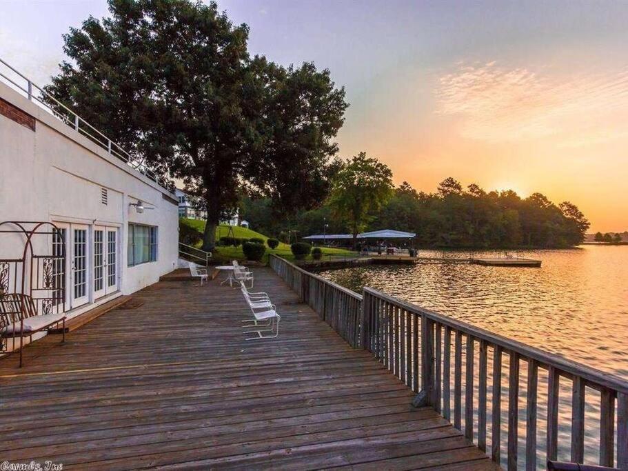 Lakefront 7 Min To Oaklawn & 10 Min To Downtown Str License #a22-0004