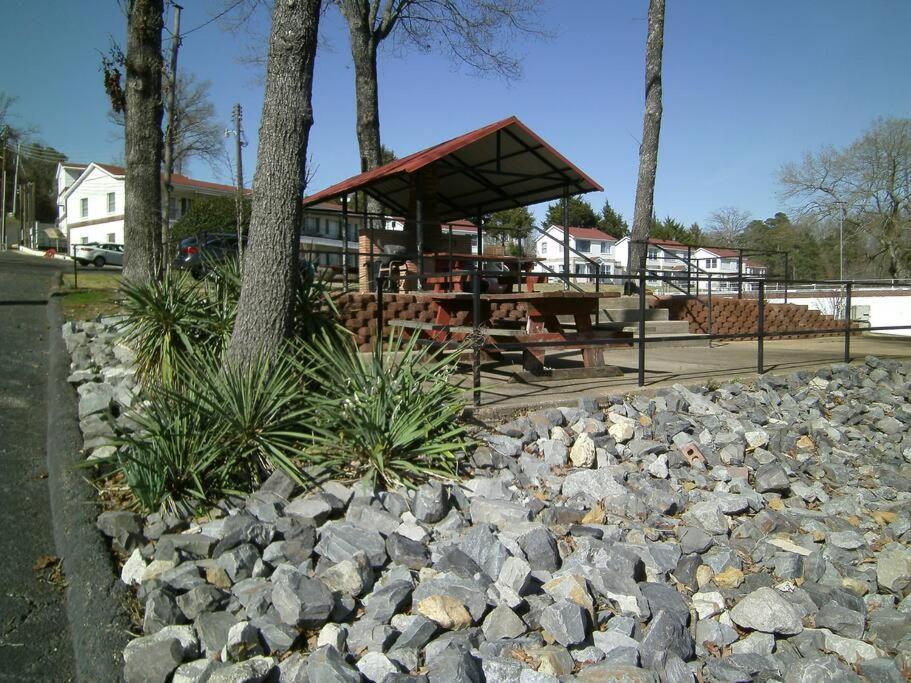 Lakefront 7 Min To Oaklawn & 10 Min To Downtown Str License #a22-0004 Apartment
