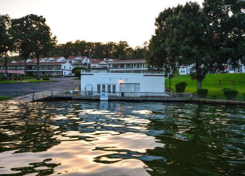 Lakefront 7 Min To Oaklawn & 10 Min To Downtown Str License #a22-0004 Apartment *