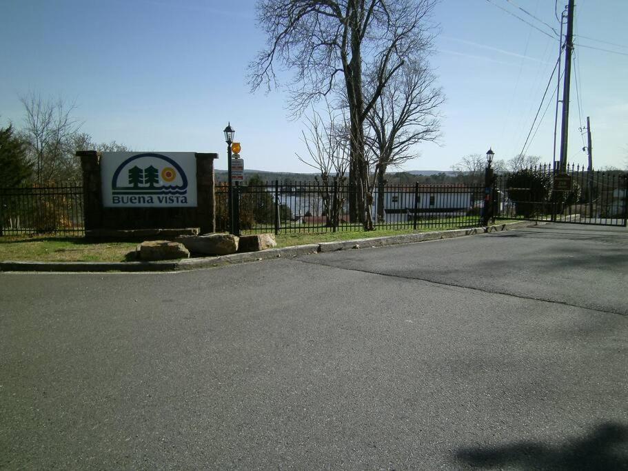 Lakefront 7 Min To Oaklawn & 10 Min To Downtown Str License #a22-0004 Apartment