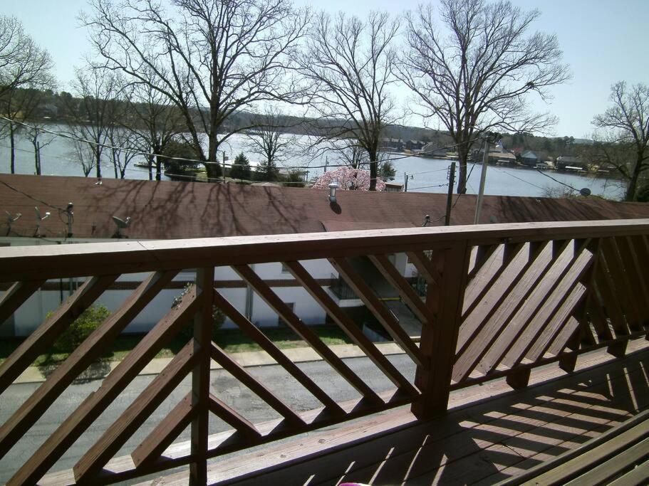 Apartment Lakefront 7 Min To Oaklawn & 10 Min To Downtown Str License #a22-0004 *