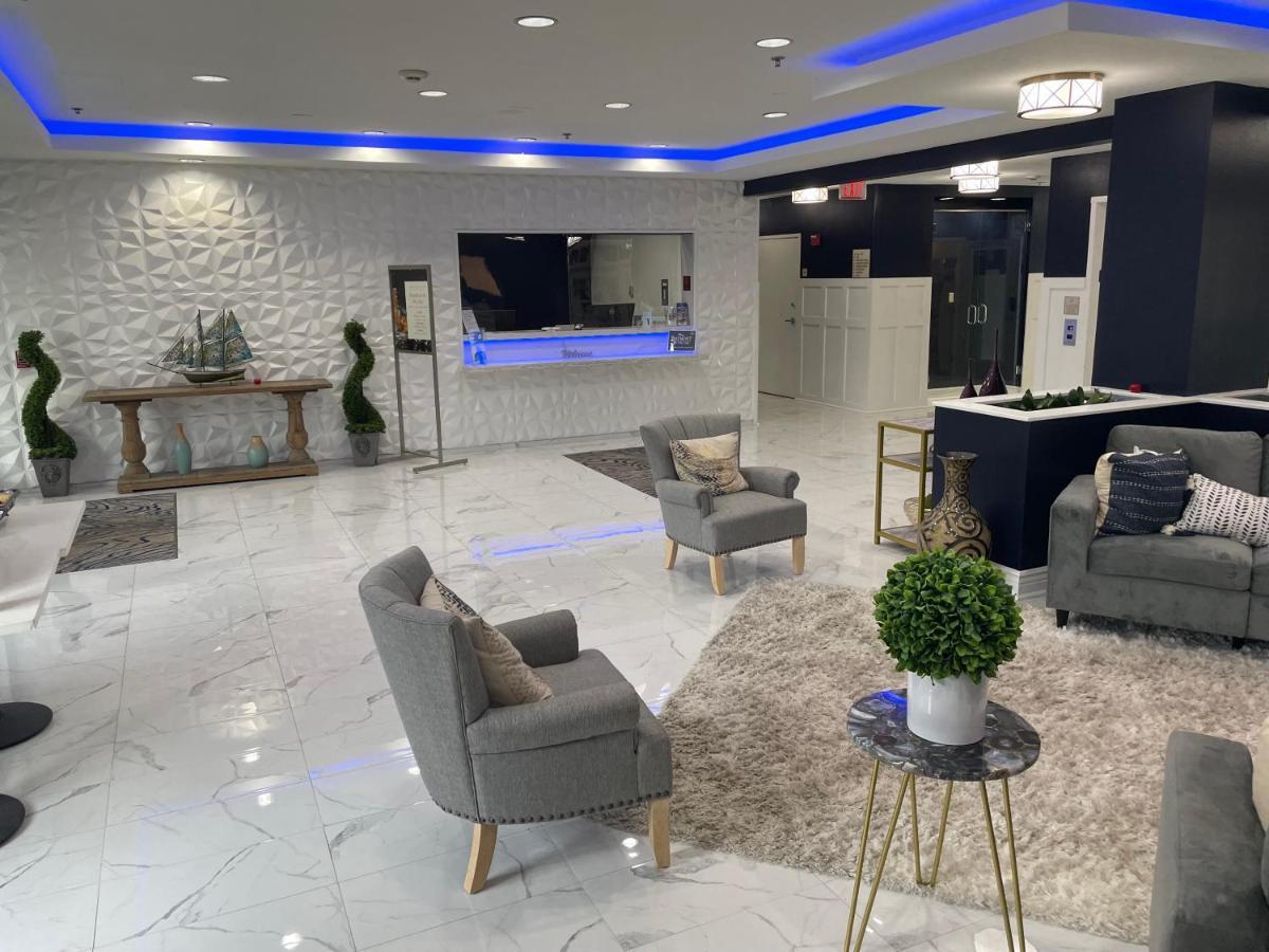 Hotel Baymont On The By Wyndham 4*