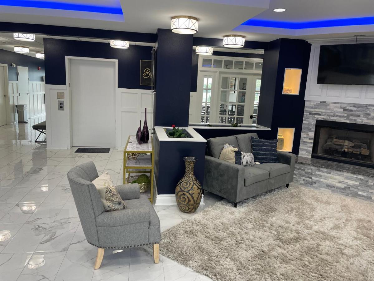 Hotel Baymont On The By Wyndham 4*