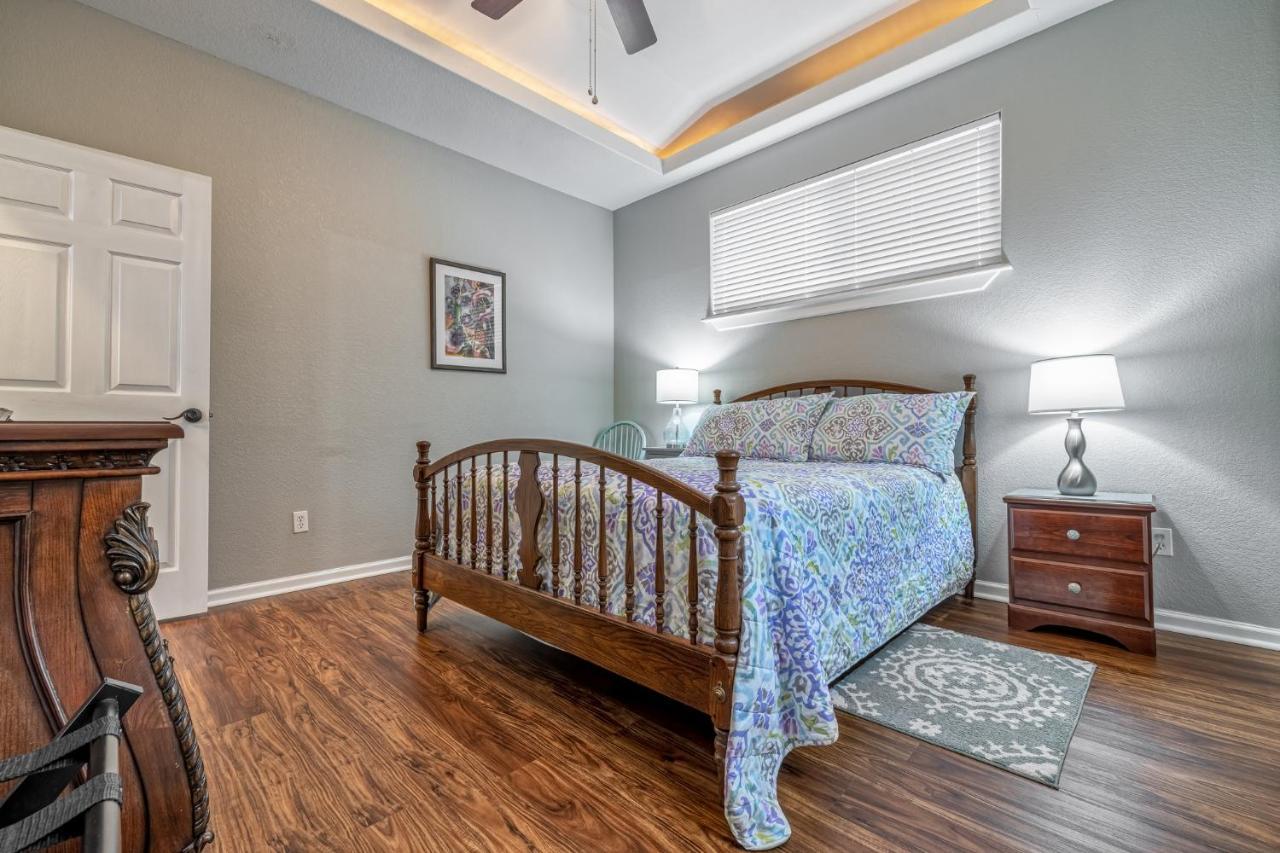 Lakefront 7 Min To Oaklawn & 10 Min To Downtown Str License #a22-0004