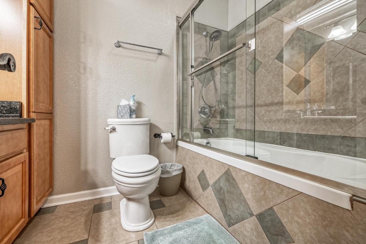 Lakefront 7 Min To Oaklawn & 10 Min To Downtown Str License #a22-0004