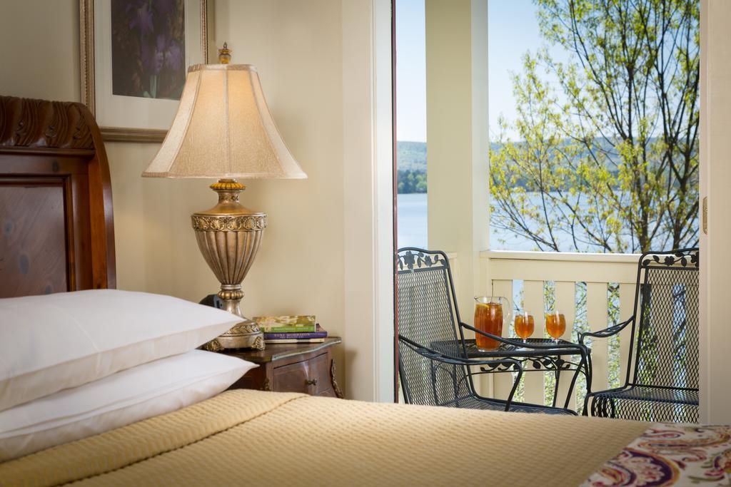 Lookout Point Lakeside Hotel