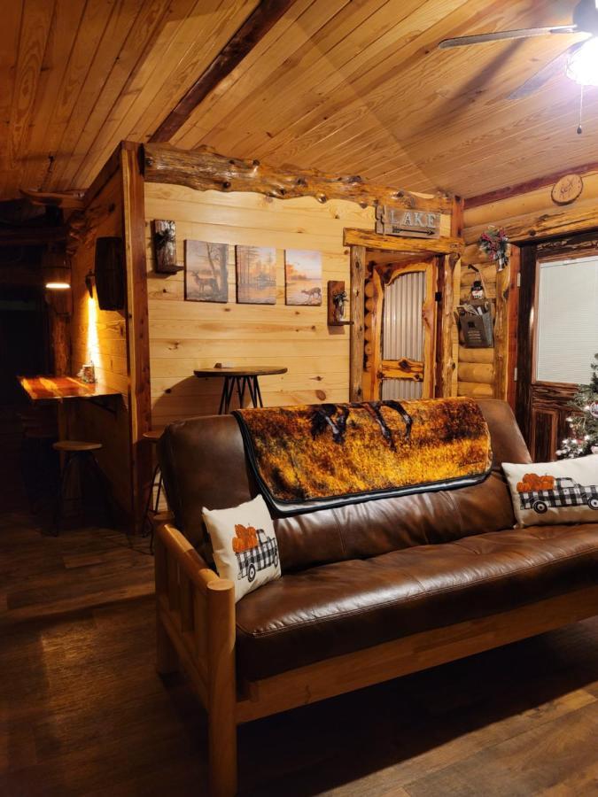 Campsite Christmas Cozy Log Cabin On The Lake
