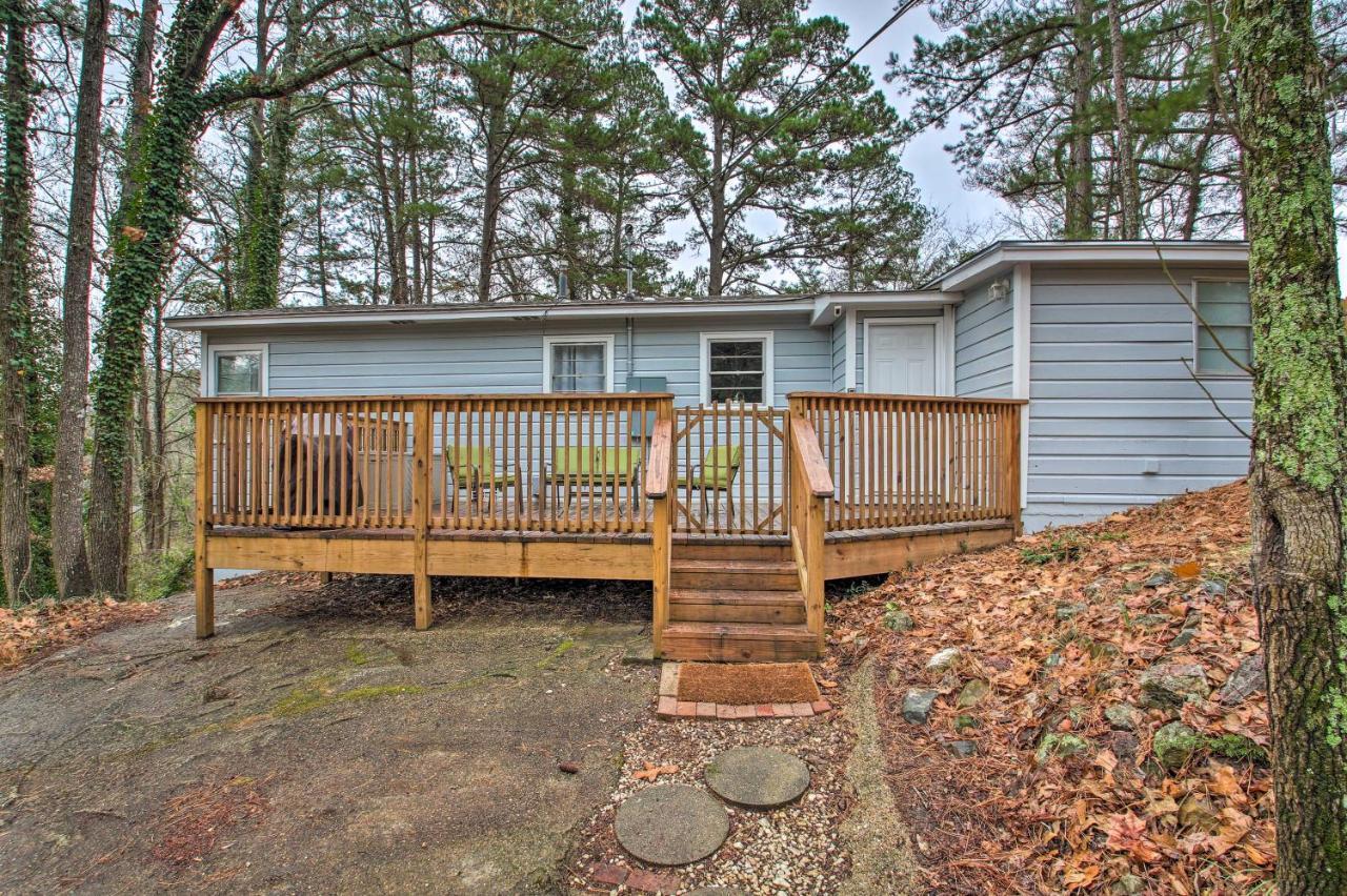 Centrally Located With Deck! * Hot Springs