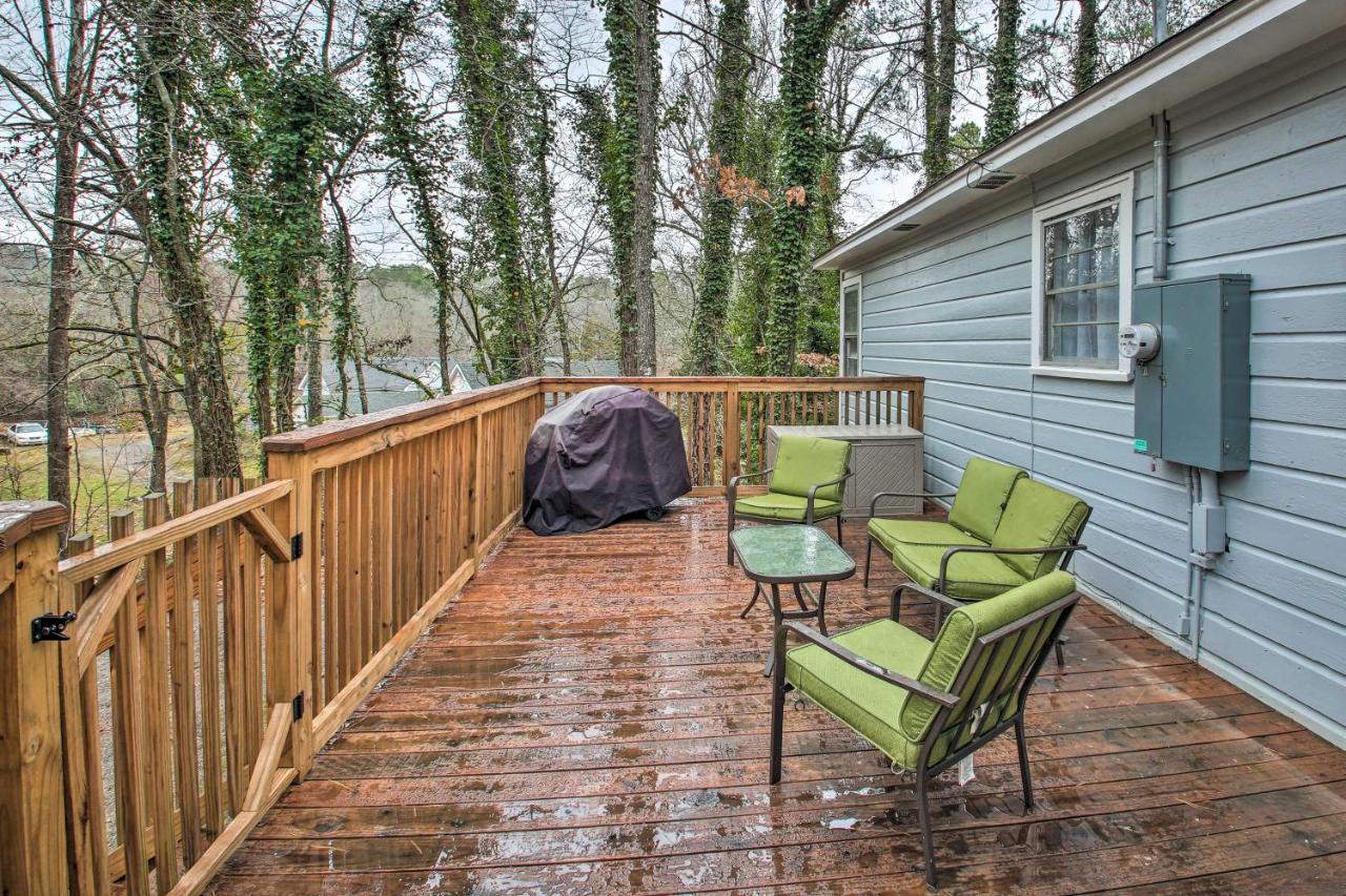 Centrally Located With Deck! *