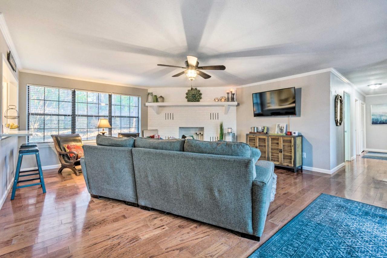 Waterfront Gem Patio And Game Room! *