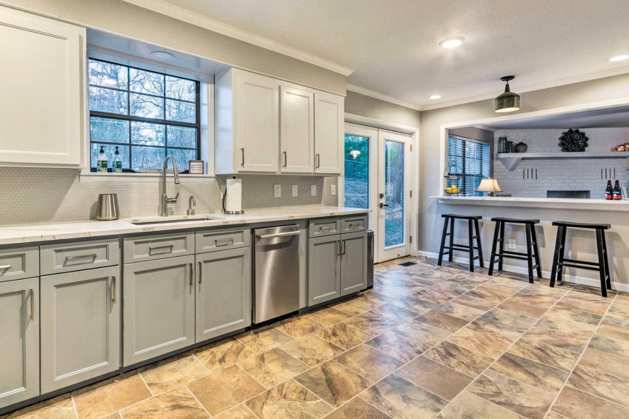 Waterfront Gem Patio And Game Room! * Hot Springs