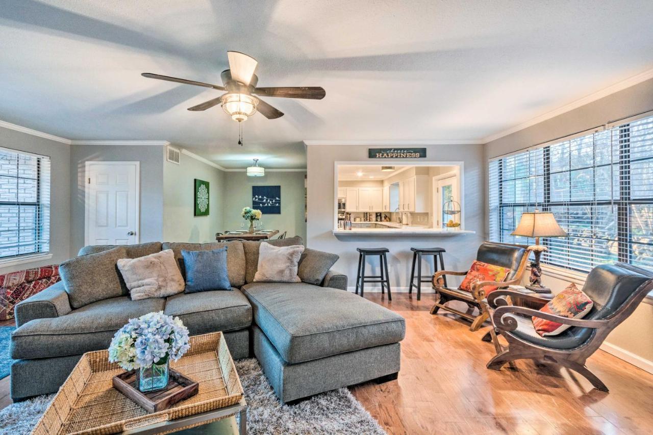 Waterfront Gem Patio And Game Room!