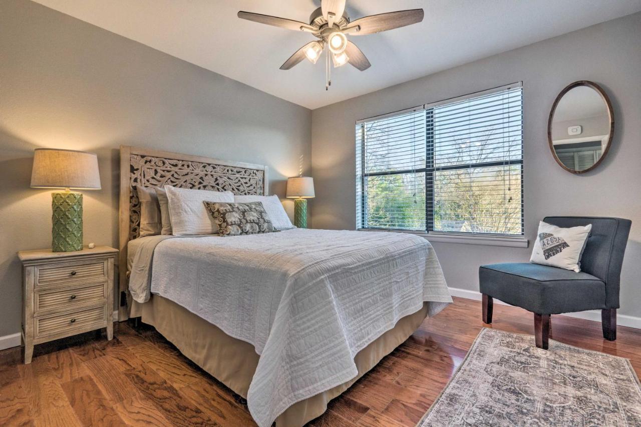 Waterfront Gem Patio And Game Room!