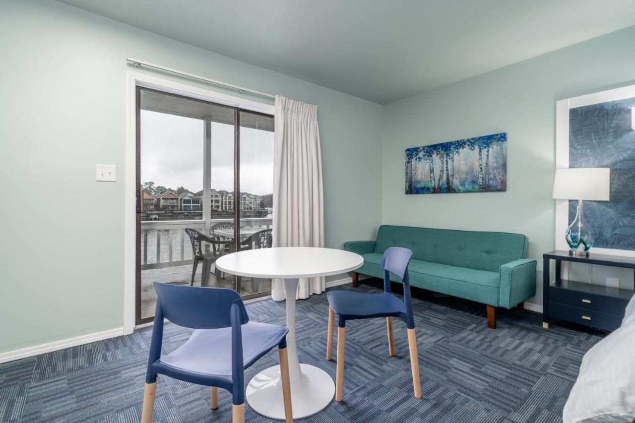 The Hamilton - Lakefront & Suites, Apartment