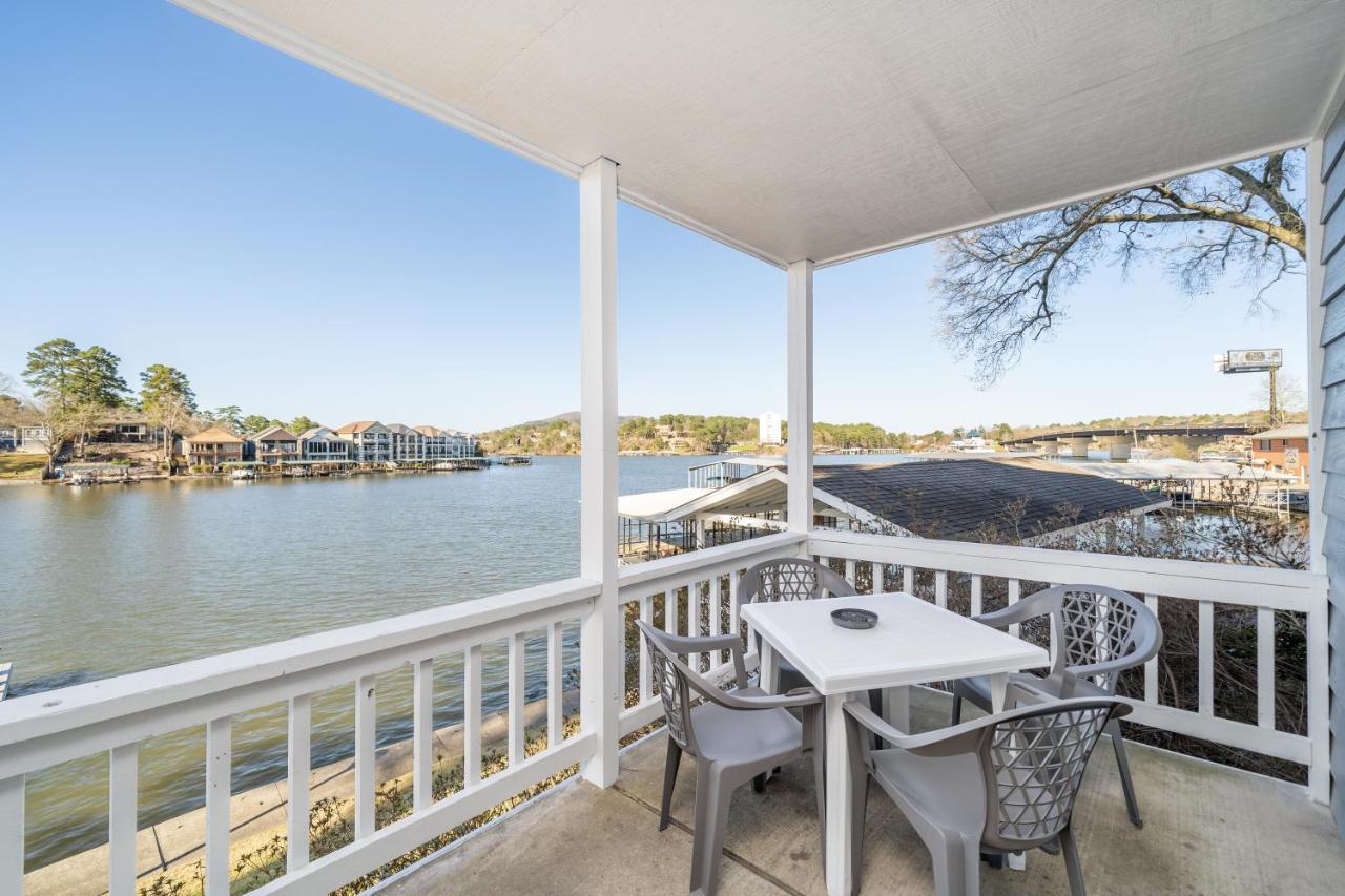 The Hamilton - Lakefront & Suites, Apartment