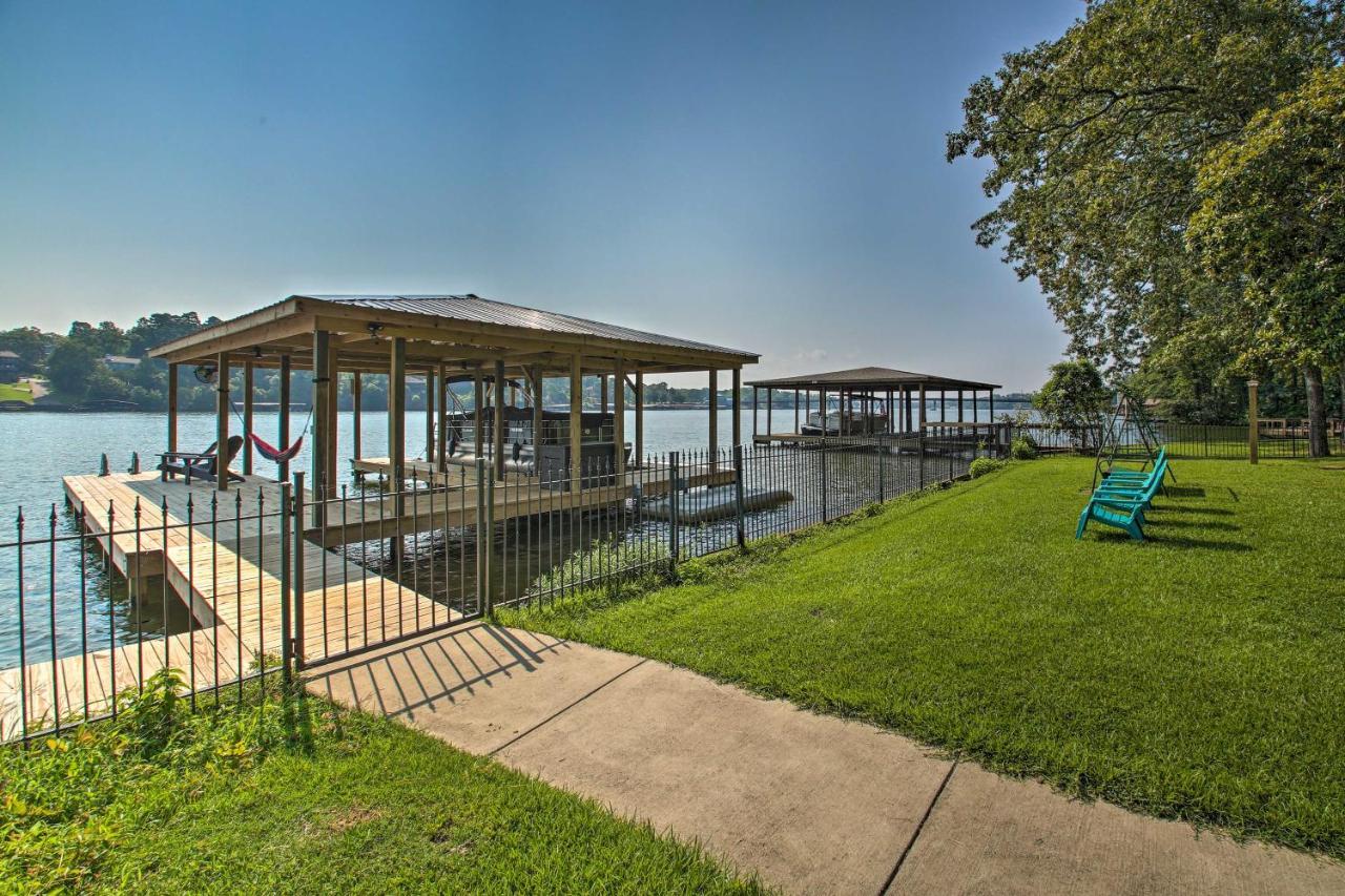 Holiday home Hamilton Family Escape With Kayaks, Dock, Grill