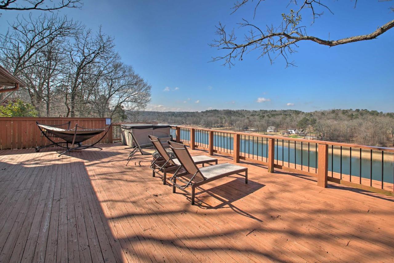 Waterfront Escape With Hot Tub!