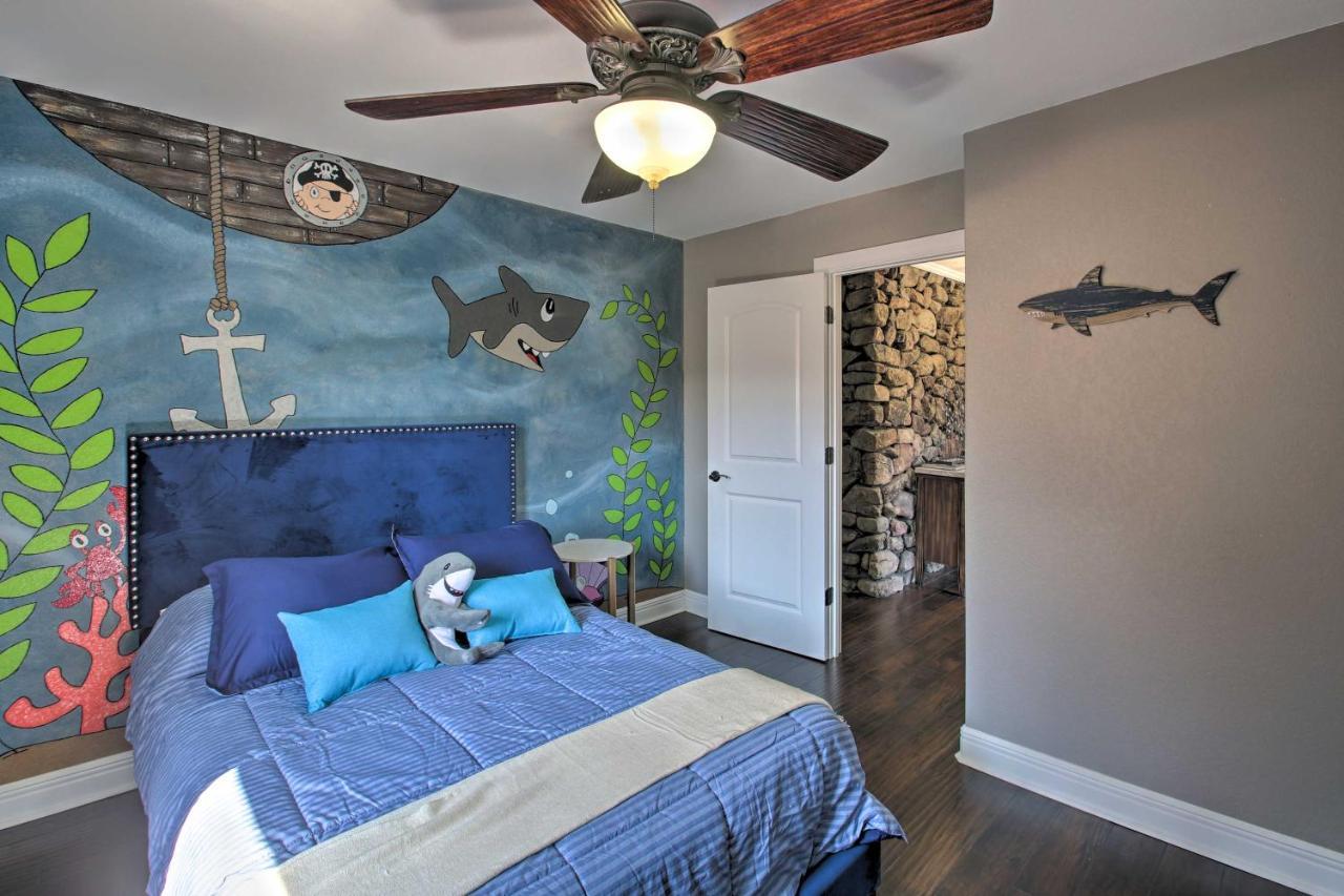 Waterfront Escape With Hot Tub! Holiday home *