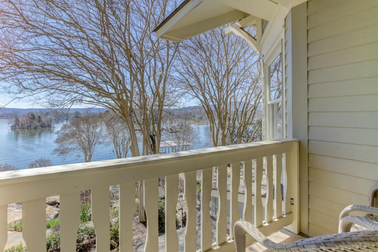 Lookout Point Lakeside Hotel